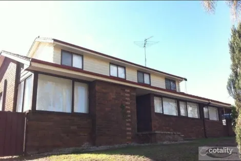 Property photo of 2 Attunga Place Bradbury NSW 2560
