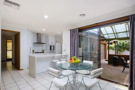Property photo of 2 Julie Place Lavington NSW 2641