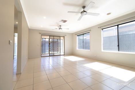 Property photo of 15 Viewmont Avenue Craigieburn VIC 3064