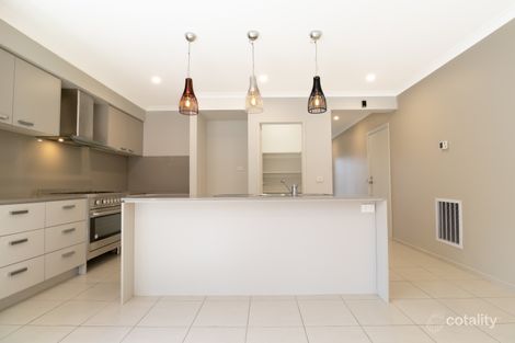 Property photo of 15 Viewmont Avenue Craigieburn VIC 3064