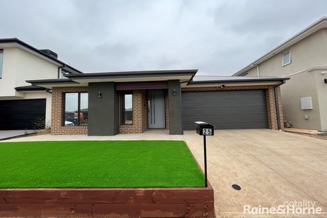 25 Saltaire Dr, Strathtulloh, VIC 3338