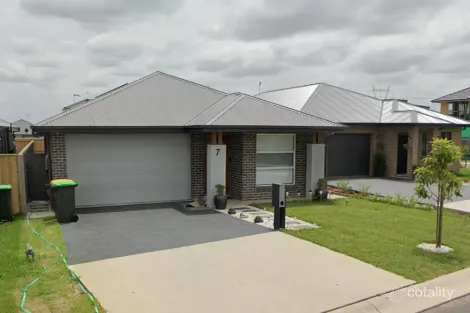 7 Spice St, Gledswood Hills, NSW 2557