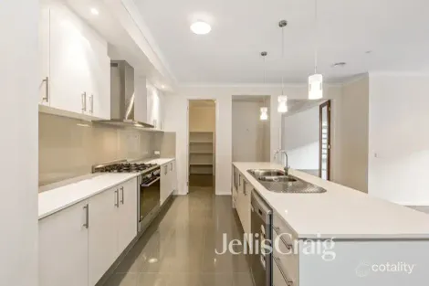 Property photo of 16 Malibu Boulevard Point Cook VIC 3030