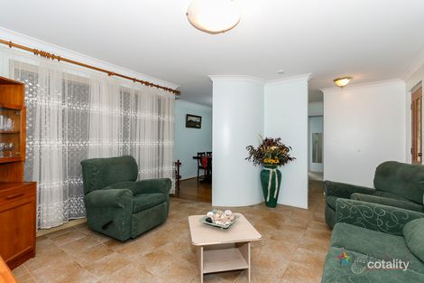 Property photo of 38 Woodward Circle Marangaroo WA 6064