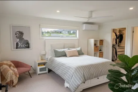 Property photo of 2/24 Burchall Crescent Rowville VIC 3178