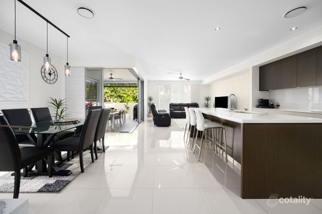 Property photo of 4 Drake Avenue Paradise Point QLD 4216