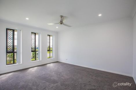 Property photo of 10 Oxenford Place Oxenford QLD 4210