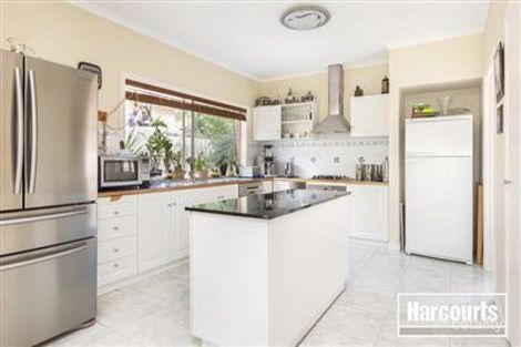 Property photo of 28 Highfielde Avenue Berwick VIC 3806