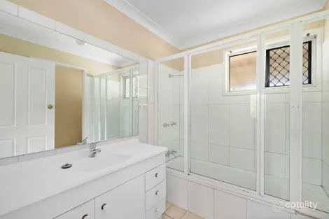 Property photo of 4 Hampton Court Birkdale QLD 4159