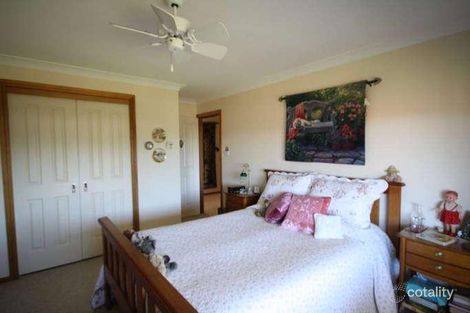 Property photo of 16 Douglas Close Largs NSW 2320