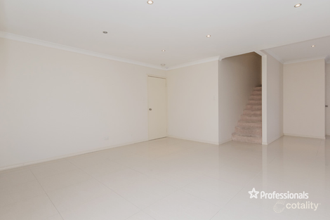 Property photo of 21 Seaspray Crest Ballajura WA 6066