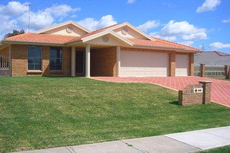 8 Peppertree Cct, Aberglasslyn, NSW 2320