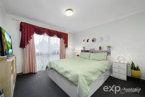 Property photo of 17 Edwards Crescent Wendouree VIC 3355
