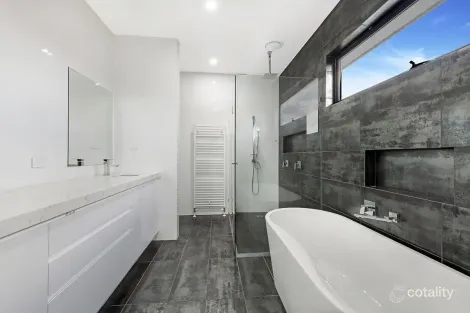 Property photo of 8A Biscop Road Moorabbin VIC 3189