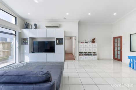 Property photo of 2 Pine Street Runcorn QLD 4113