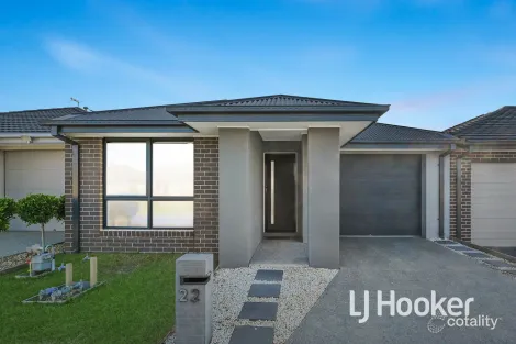 Property photo of 22 Forton Crescent Cranbourne West VIC 3977