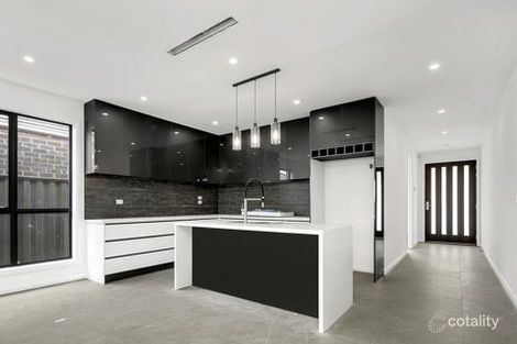 Property photo of 303 Brookfield Boulevard Craigieburn VIC 3064