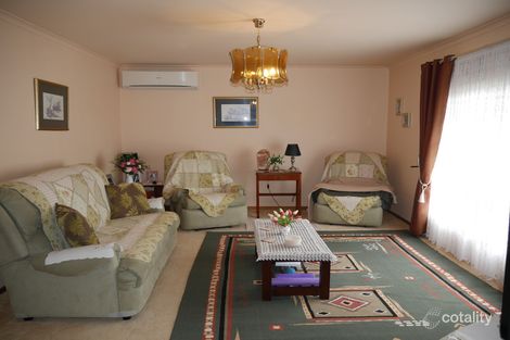 Property photo of 14 Pennyroyal Crescent Kurunjang VIC 3337
