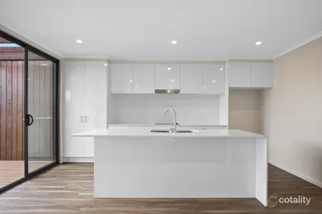 2/230 Queen St, Southport, QLD 4215