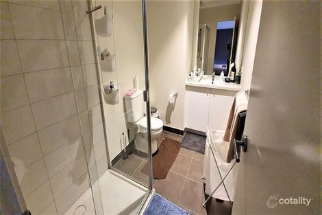 Property photo of 29/8 The Crossing Caroline Springs VIC 3023