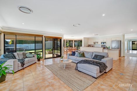Property photo of 19 Highland Way Bolwarra Heights NSW 2320