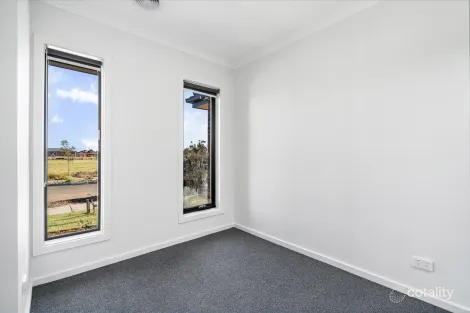 Property photo of 17 Whitegum Street Harkness VIC 3337