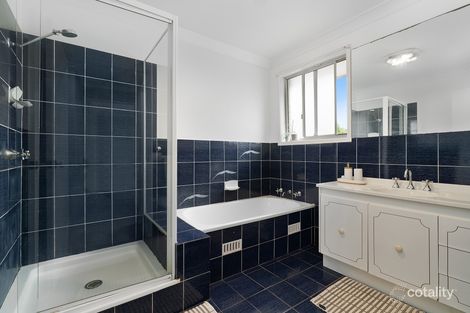 Property photo of 16 Lillyvicks Crescent Ambarvale NSW 2560