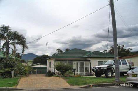 14 Noble Pde, Lake Heights, NSW 2502