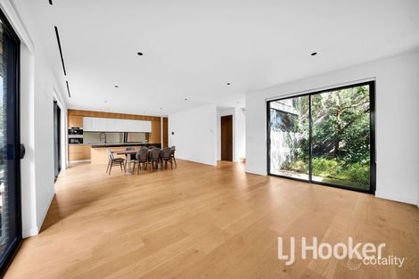 Property photo of 4 Holly Lane Kew VIC 3101