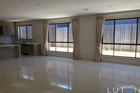 Property photo of 10 Isaacson Street Franklin ACT 2913