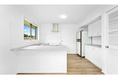 Property photo of 4 Clegg Place Prairiewood NSW 2176