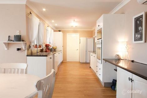 Property photo of 11 Lisbon Close Hunterview NSW 2330