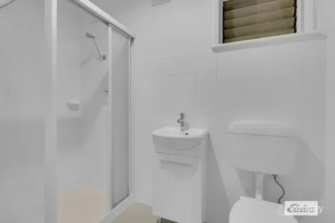 Property photo of 15 Diamond Drive West Wodonga VIC 3690