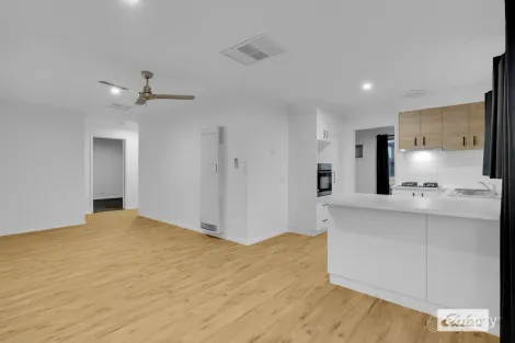 Property photo of 15 Diamond Drive West Wodonga VIC 3690