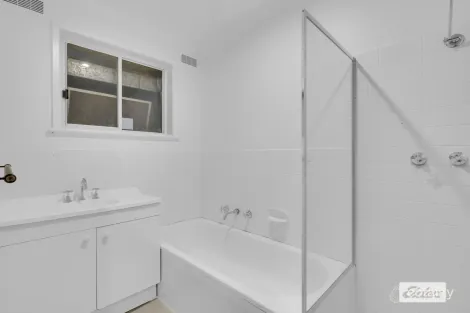 Property photo of 15 Diamond Drive West Wodonga VIC 3690