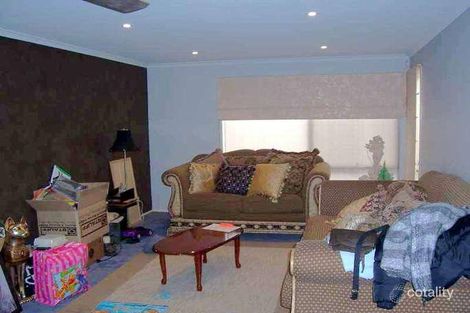Property photo of 17 Osmington Circle Narre Warren South VIC 3805