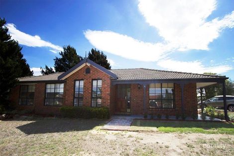 Property photo of 3 Shearer Place Roxburgh Park VIC 3064