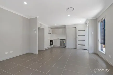 Property photo of 2/37 Bishampton Circuit Logan Reserve QLD 4133
