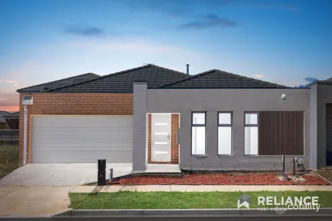 Property photo of 13 Infuse Road Wyndham Vale VIC 3024