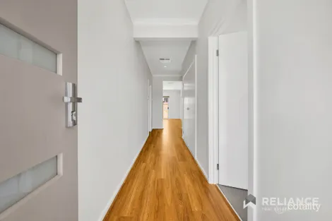 Property photo of 13 Infuse Road Wyndham Vale VIC 3024