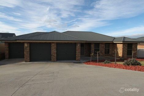 17 Carlyle Ave, Llanarth, NSW 2795