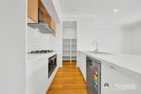 Property photo of 13 Infuse Road Wyndham Vale VIC 3024