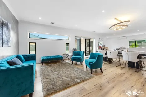 Property photo of 30 Paringa Way Burnside VIC 3023