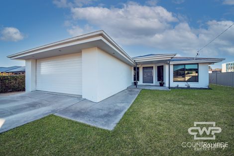 Property photo of 18 Bourke Street Glen Innes NSW 2370