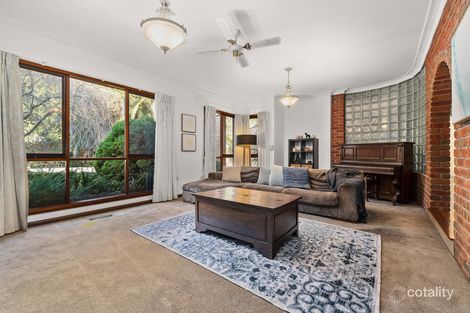 4 Gum Hill Dr, Langwarrin, VIC 3910
