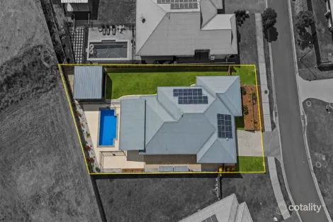 17 Lenthall St, Boyne Island, QLD 4680
