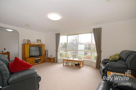 Property photo of 28 Murdoch Avenue Narre Warren VIC 3805