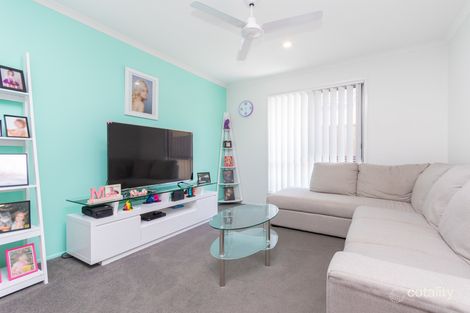 Property photo of 80 Lakeside Crescent Ningi QLD 4511