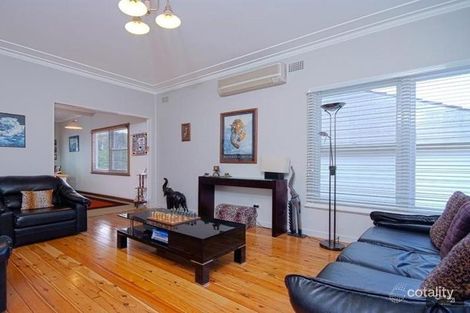 Property photo of 8 Kuranda Crescent Kotara NSW 2289