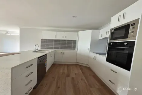 14 Penrose Ave, Redland Bay, QLD 4165